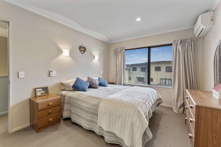 Photo of property in Te Kakariki Apartments, 5/5 Wellington Road, Paekakariki, 5034