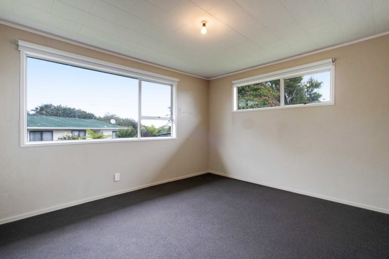 Photo of property in 10 Siska Place, Wattle Downs, Auckland, 2103