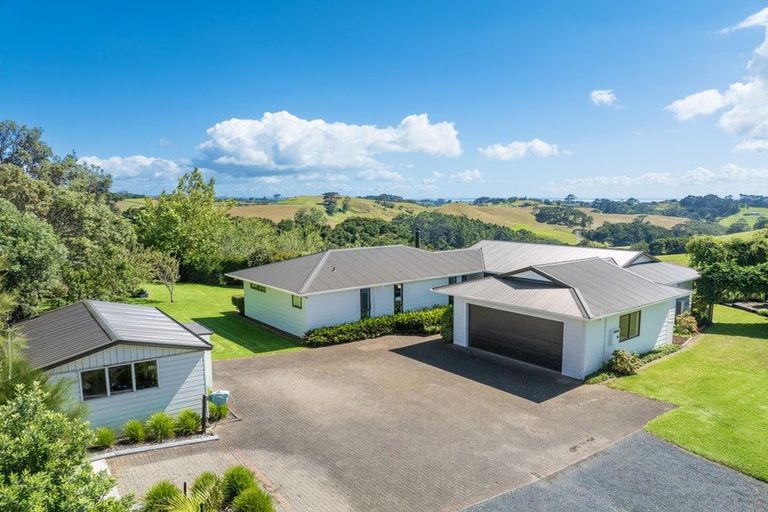 Photo of property in 1124 Awhitu Road, Pollok, Waiuku, 2683