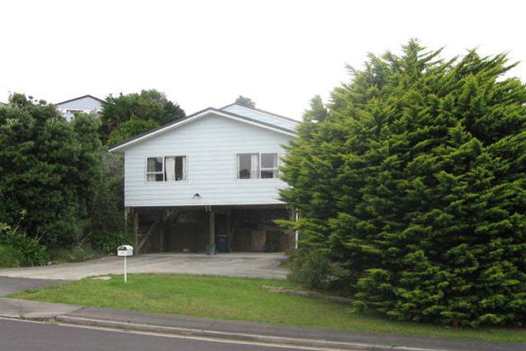 Photo of property in 9 Atlantis Place, Totara Vale, Auckland, 0629
