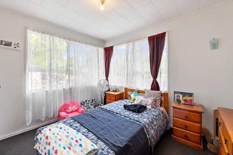 Photo of property in 13 Ewbank Place, Manurewa, Auckland, 2102