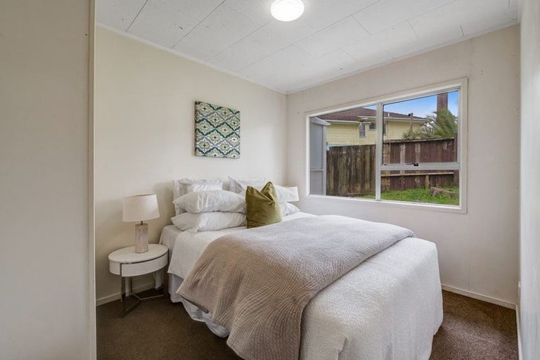 Photo of property in 10 Santiago Crescent, Unsworth Heights, Auckland, 0632