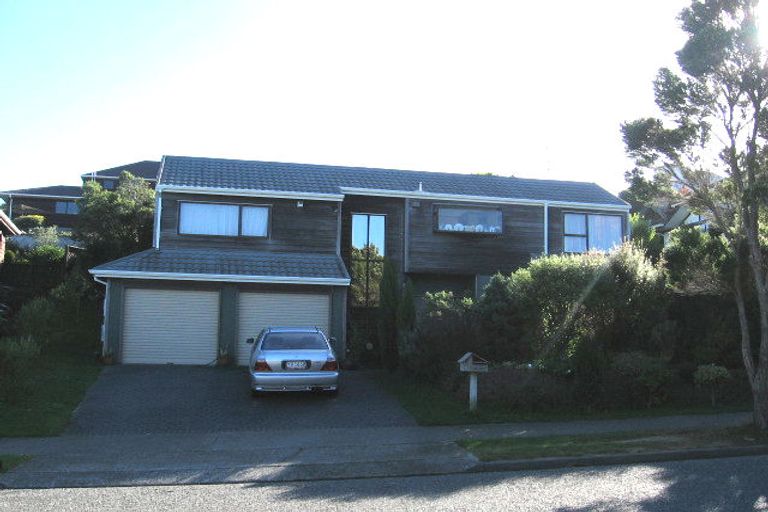 Photo of property in 35 Burbank Crescent, Churton Park, Wellington, 6037