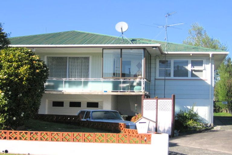 Photo of property in 13 Halberg Street, Papakura, 2110