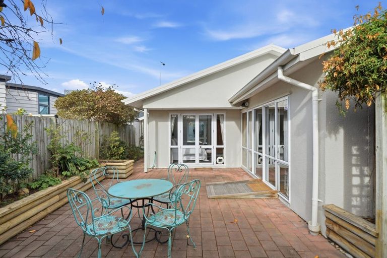 Photo of property in 3/125 Blighs Road, Strowan, Christchurch, 8052