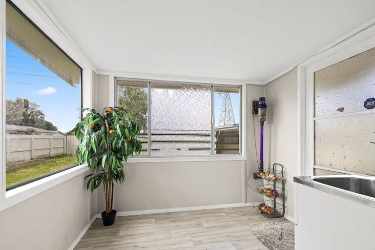 Photo of property in 33 Taka Street, Takanini, 2112