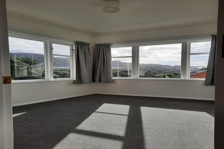 Photo of property in 30 The Drive, Tawa, Wellington, 5028