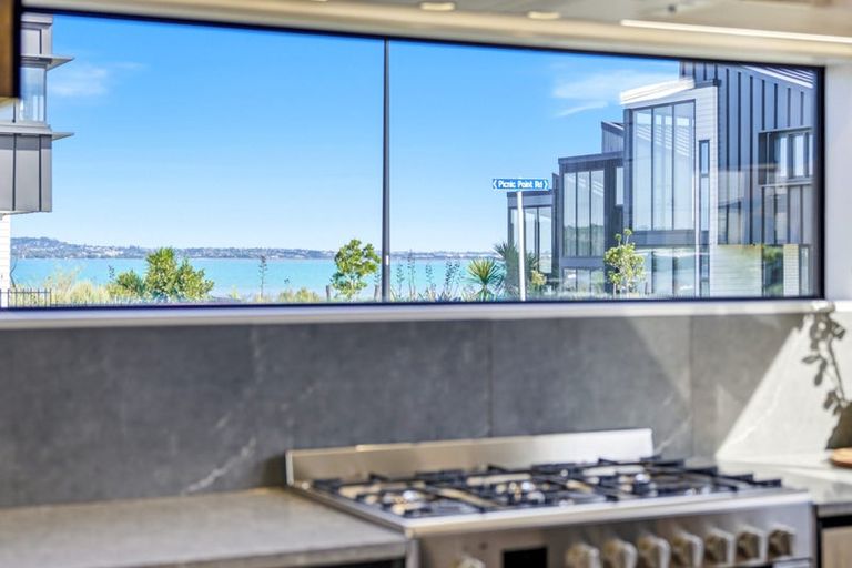 Photo of property in 12 Ocean Breeze Avenue, Hobsonville, Auckland, 0616