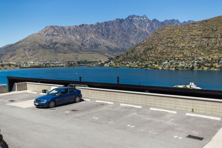 Photo of property in 13 Highlands Close, Queenstown, 9300