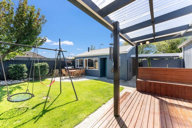 Photo of property in 62 Northcote Road, Northcote, Christchurch, 8052