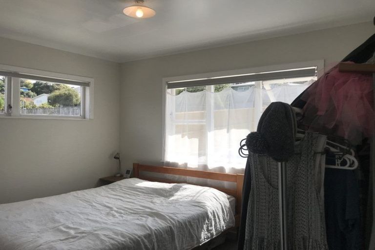 Photo of property in 42 Lingfield Street, Glenfield, Auckland, 0629