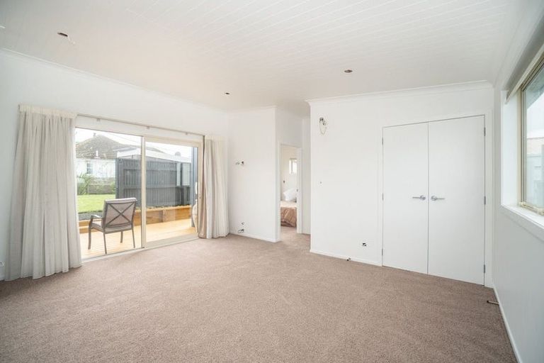 Photo of property in 27 Hall Place, Foxton Beach, Foxton, 4815