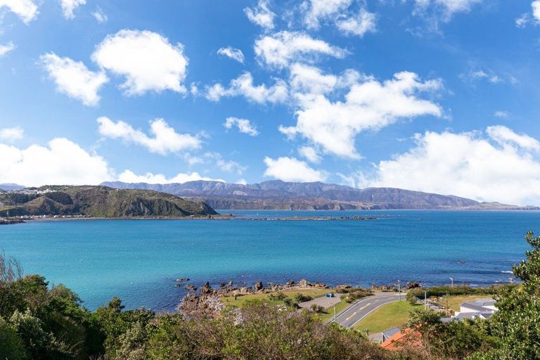 Photo of property in 5 Waitaha Way, Houghton Bay, Wellington, 6023