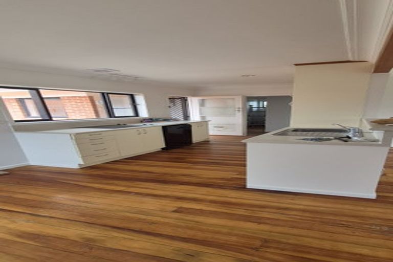Photo of property in 3 Owens Road, Waiuku, 2123