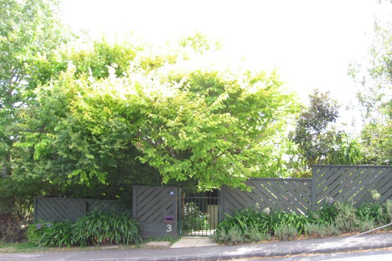 Photo of property in 2/3 Valhalla Drive, Beach Haven, Auckland, 0626