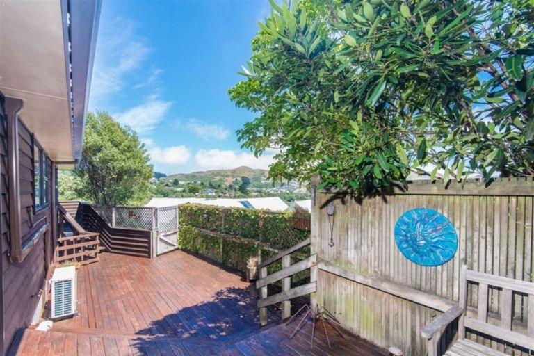 Photo of property in 3 Ronald Woolf Place, Churton Park, Wellington, 6037