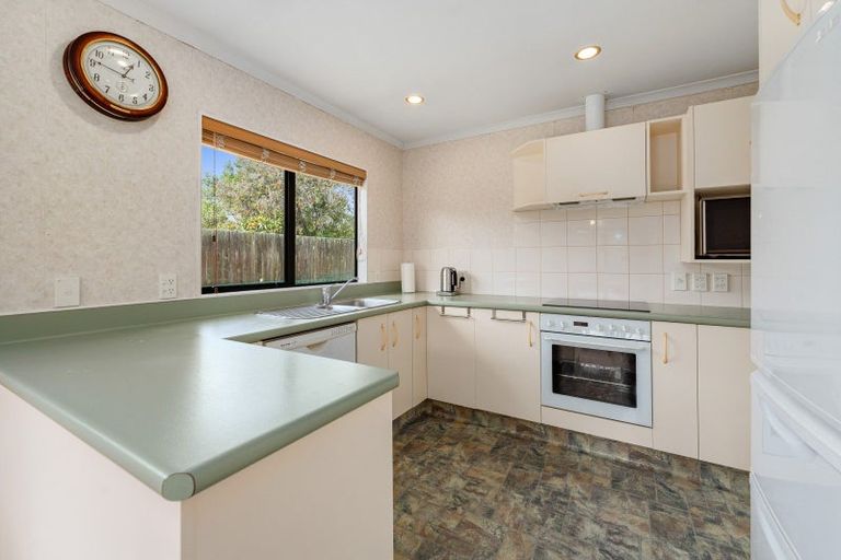 Photo of property in 77 Lyndhurst Street, Takaro, Palmerston North, 4412