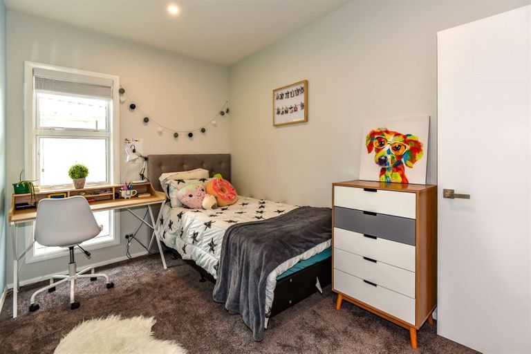 Photo of property in 20 Hampton Place, Burnside, Christchurch, 8053