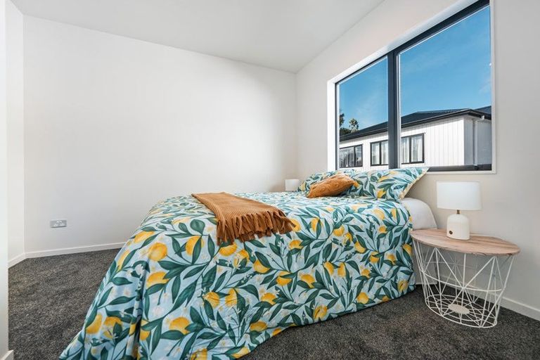 Photo of property in 15b Renata Crescent, Te Atatu Peninsula, Auckland, 0610