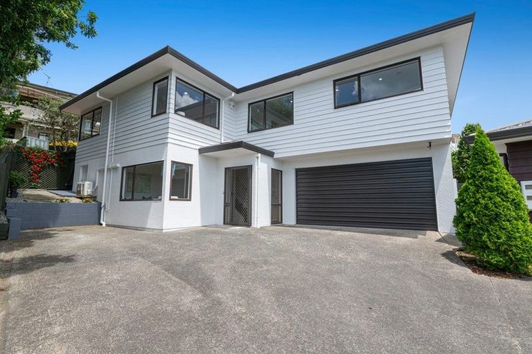 Photo of property in 2/20 Bronzewing Terrace, Unsworth Heights, Auckland, 0632