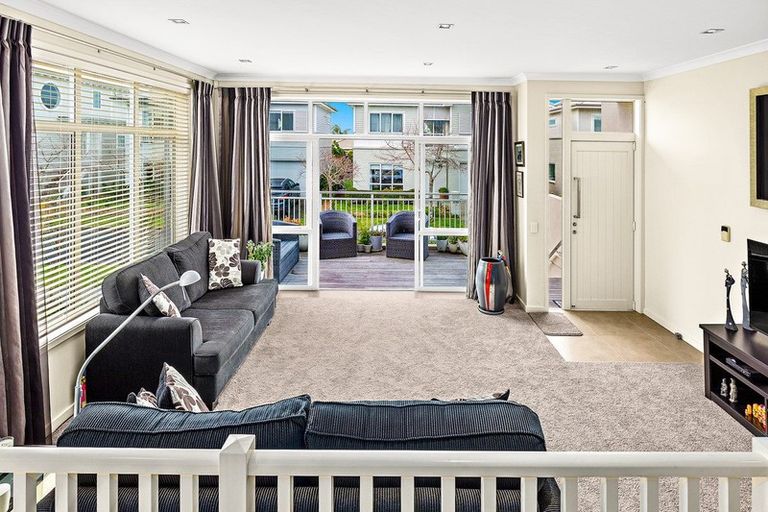 Photo of property in 31 Kensington Drive, Orewa, 0931