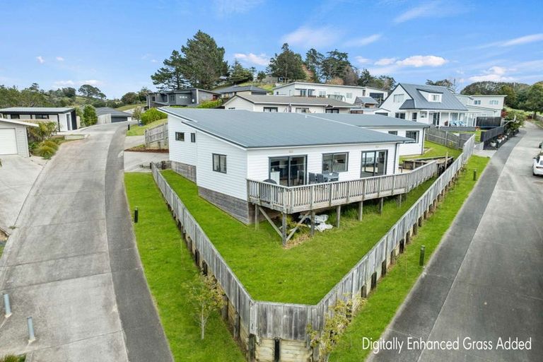 Photo of property in 14 Rauta Way, Helensville, 0800