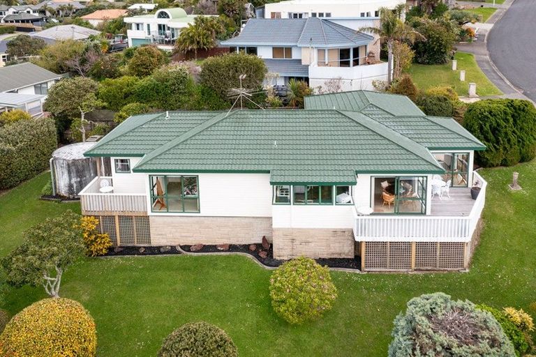 Photo of property in 1 Castaway Place, Gulf Harbour, Whangaparaoa, 0930