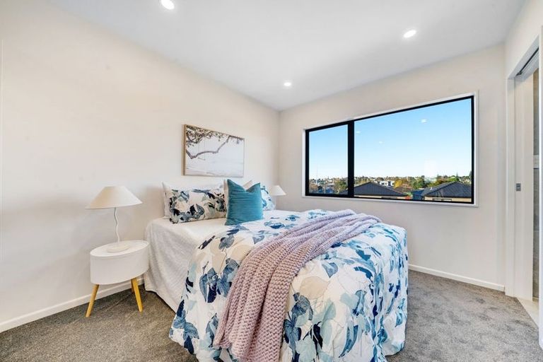 Photo of property in 32 Tiraumea Drive, Pakuranga, Auckland, 2010