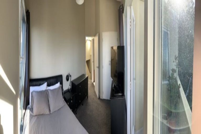 Photo of property in 51 Harbour View Road, Northland, Wellington, 6012