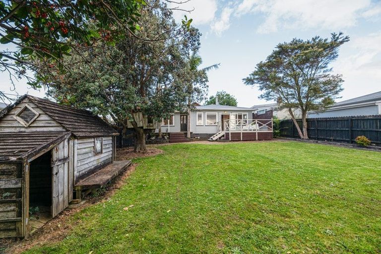 Photo of property in 82 Rosier Road, Glen Eden, Auckland, 0602