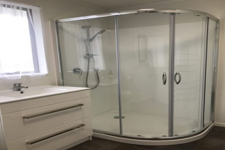 Photo of property in 1/10 Roick Parade, Glen Eden, Auckland, 0602