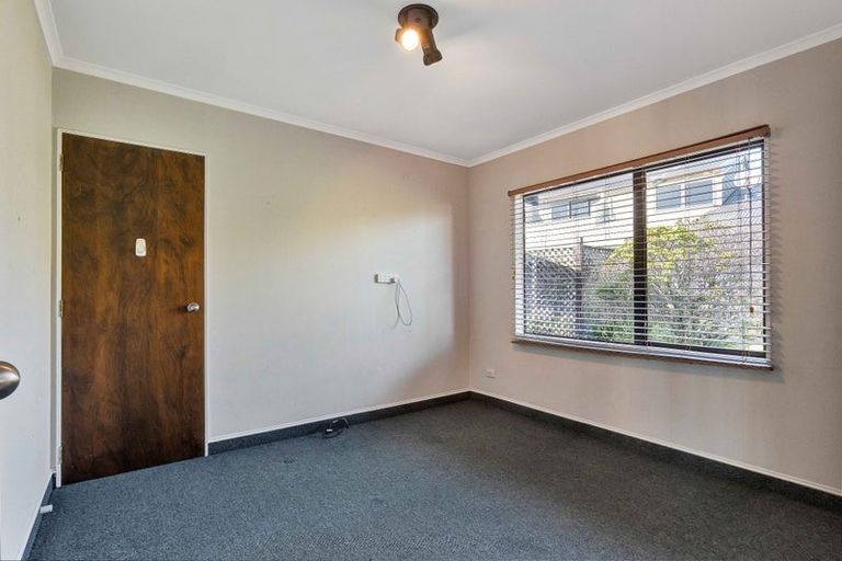 Photo of property in 66 Karina Road, Merrilands, New Plymouth, 4312