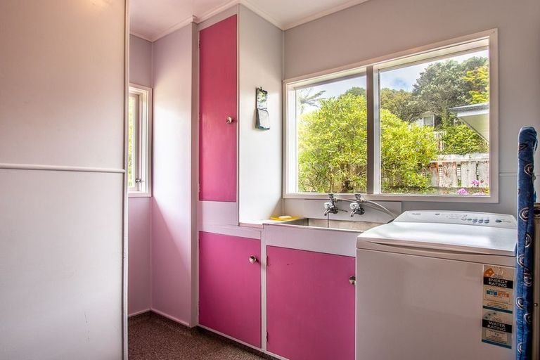 Photo of property in 14 Robert Street, Newlands, Wellington, 6037