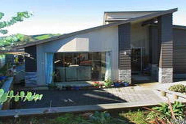 Photo of property in 97 Te Puia Drive, Aotea, Porirua, 5024