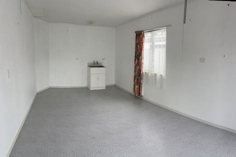 Photo of property in 24 Mcinnes Road, Weymouth, Auckland, 2103
