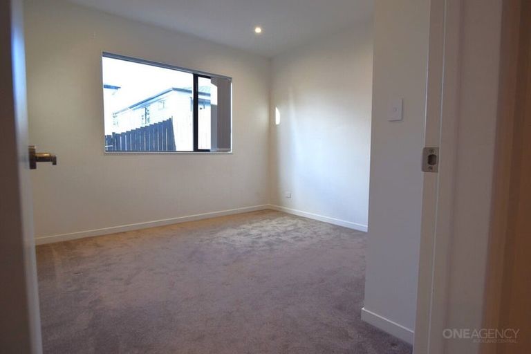 Photo of property in 14 Bela Vista Boulevard, Swanson, Auckland, 0614