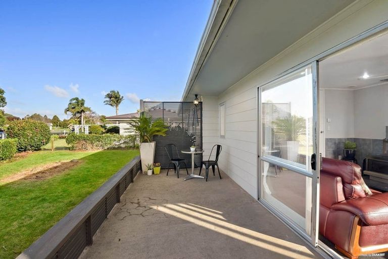 Photo of property in 114 Racecourse Road, Waiuku, 2123