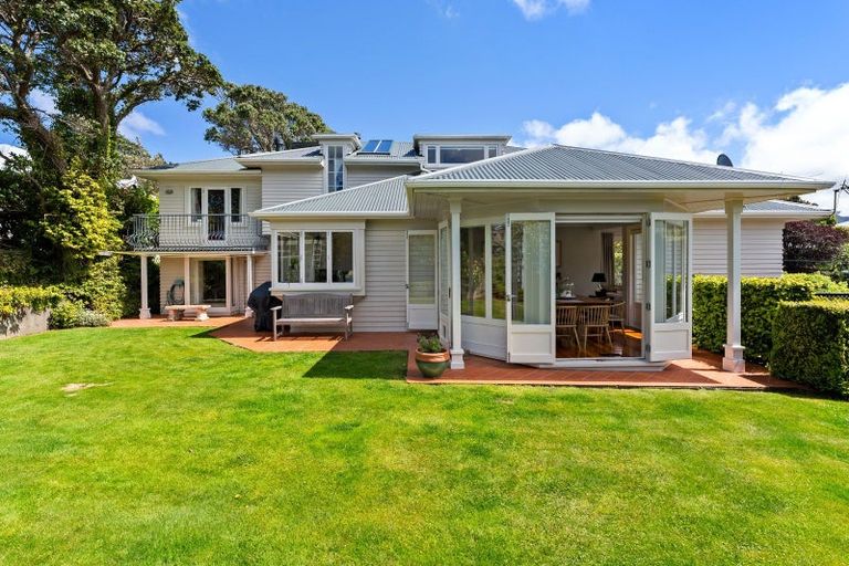 Photo of property in 43 Nicholson Road, Khandallah, Wellington, 6035