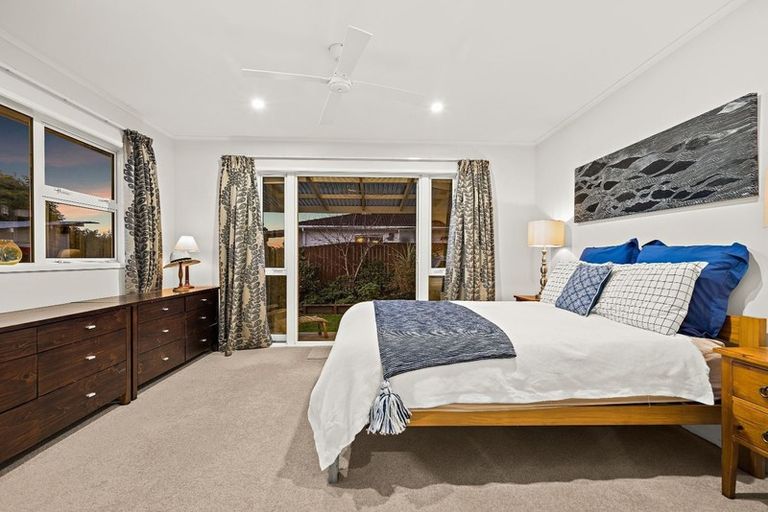 Photo of property in 14a Taioma Crescent, Te Atatu Peninsula, Auckland, 0610