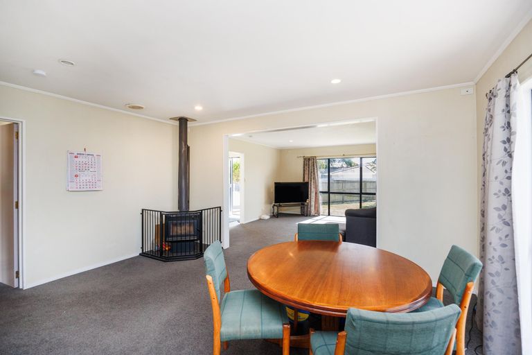 Photo of property in 28 Peppertree Glade, Kelvin Grove, Palmerston North, 4414