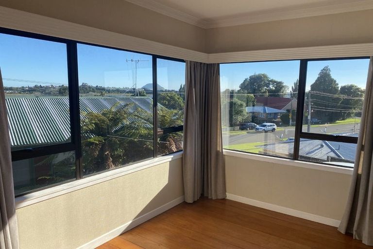 Photo of property in 10b Sutherland Road, Brookfield, Tauranga, 3110