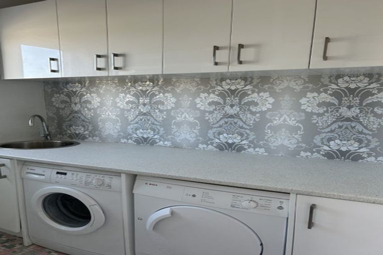 Photo of property in 28 Chamberlain Road, Karori, Wellington, 6012