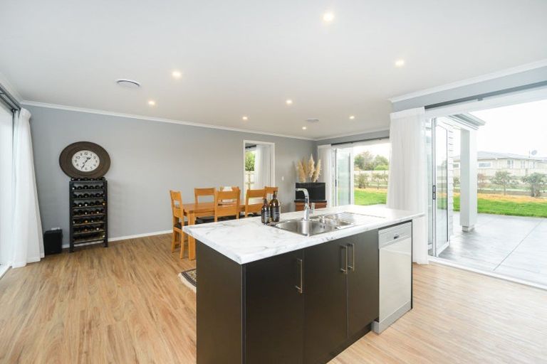 Photo of property in 2 Oldfield Lane, Marton, 4710