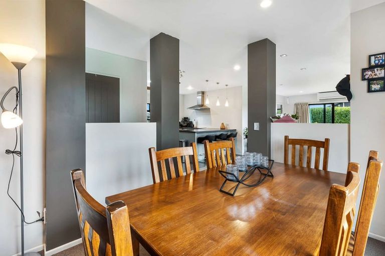 Photo of property in 8 Latham Stubbs Crescent, Waipawa, 4210