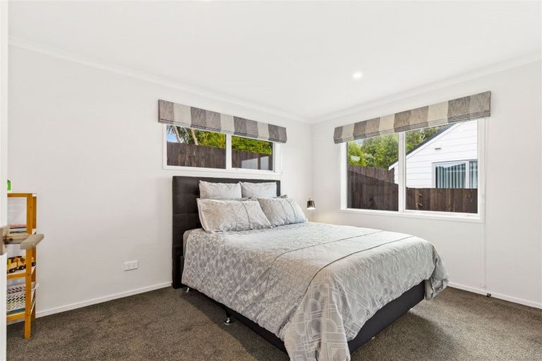 Photo of property in 22a Raelene Place, Massey, Auckland, 0614