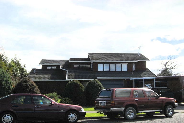 Photo of property in 2 Easton Way, Levin, 5510