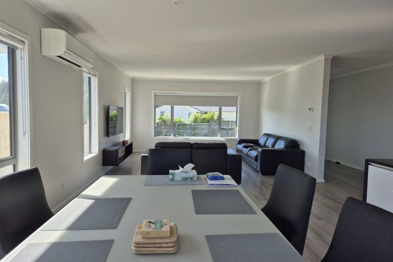 Photo of property in 18 Schooner Drive, Whitby, Porirua, 5024