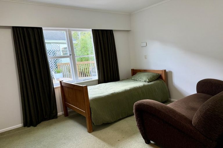 Photo of property in 11a Baroda Street, Khandallah, Wellington, 6035