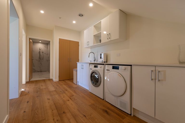 Photo of property in 337 Beacon Point Road, Wanaka, 9305