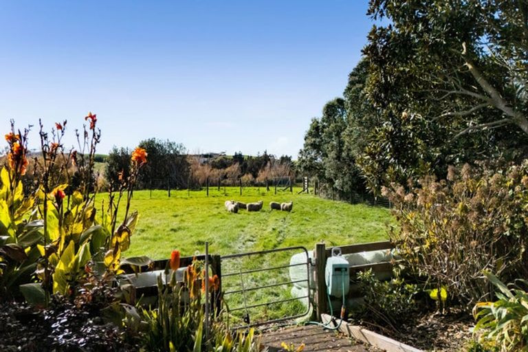 Photo of property in 97 Manutahi Road, Tarurutangi, New Plymouth, 4372